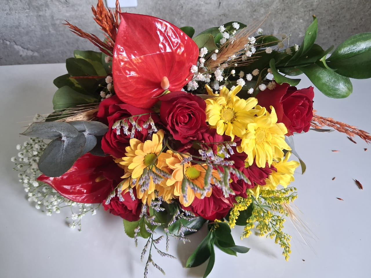 Antúrios & Rosas Vermelhas